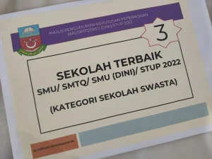 Sijil Sekolah Terbaik kategori sekolah tahfiz berasrama.